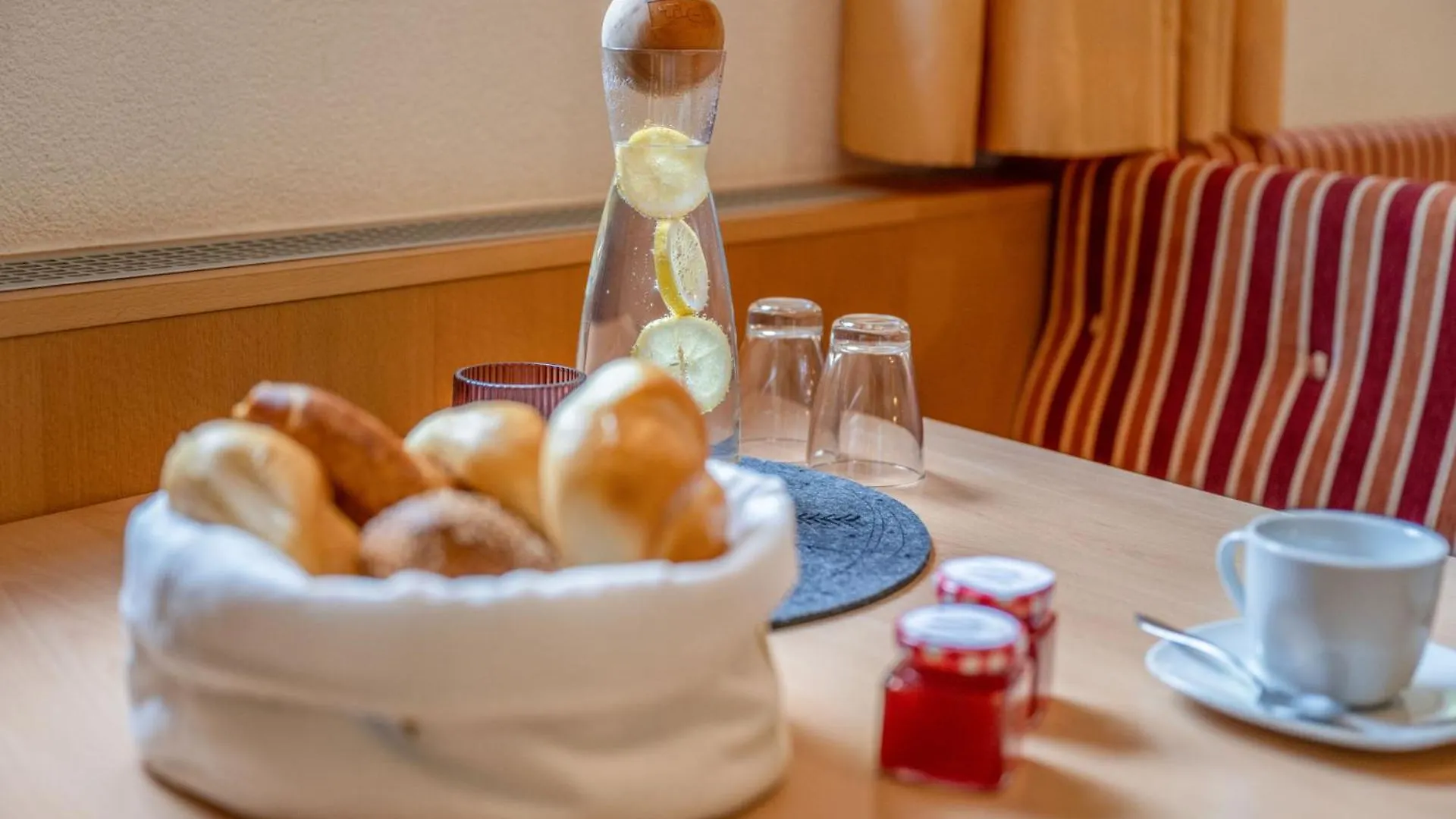 Hotel Haus Waldhof Ischgl Gasthof